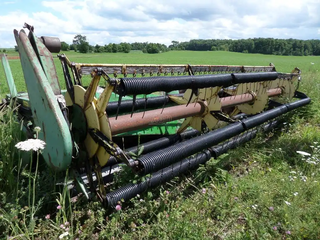 Gallery image 1 for Used John Deere 216 Header - Flex