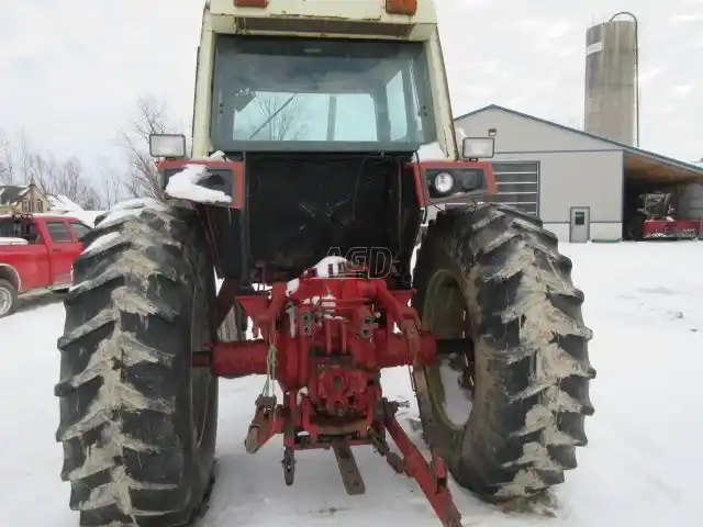 Gallery image 2 for Used International Harvester 1086 Tractor