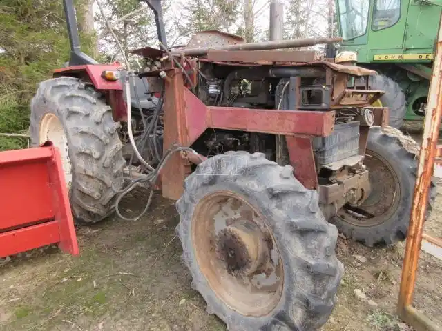 Gallery image 2 for Used 1993 Universal 643 Tractor