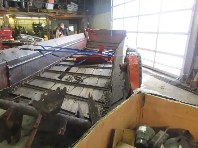 Gallery image 1 for Used New Holland 680 Manure Spreader