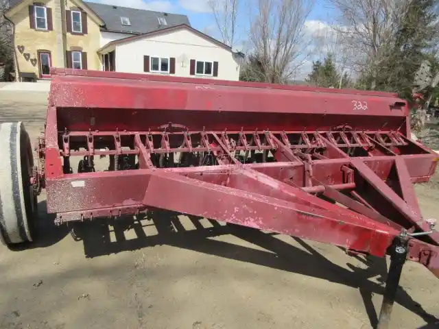 Gallery image 1 for Used International Harvester 5100 Drill