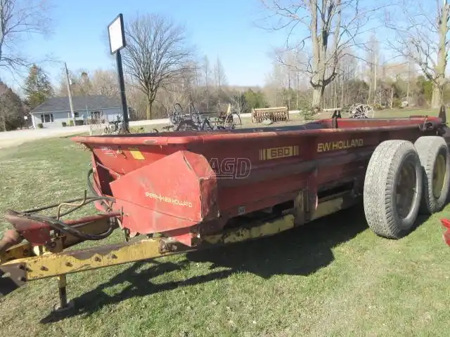 Gallery image 1 for Used New Holland 680 Manure Spreader