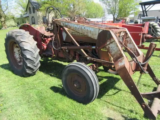 Gallery image 1 for Used 1967 International Harvester 434 Tractor