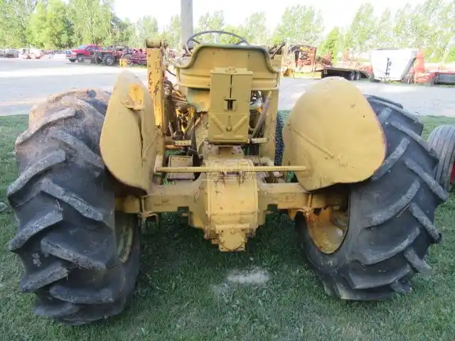 Gallery image 2 for Used Ford 4600 Tractor