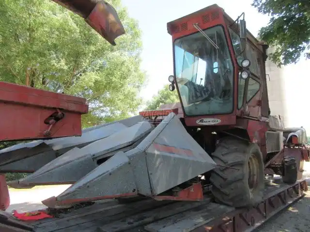 Gallery image 1 for Used New Idea 709 Forage Harvester