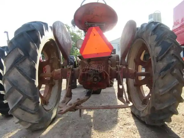 Gallery image 2 for Used 1947 Farmall H Tractor
