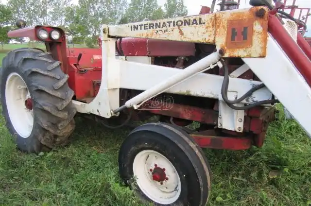 Gallery image 1 for Used 1972 International Harvester HYDRO 656 Tractor