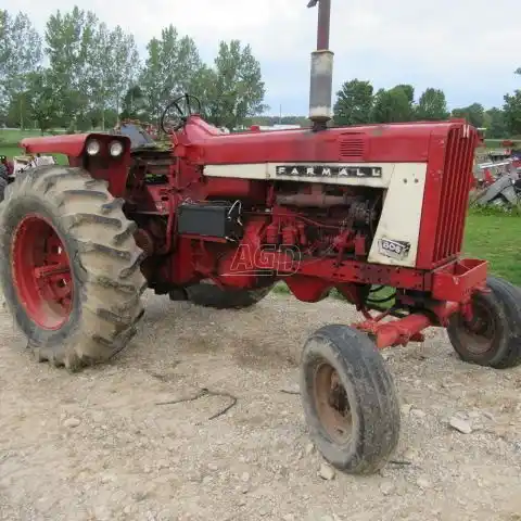 Gallery image 1 for Used 1967 International Harvester 806 Tractor