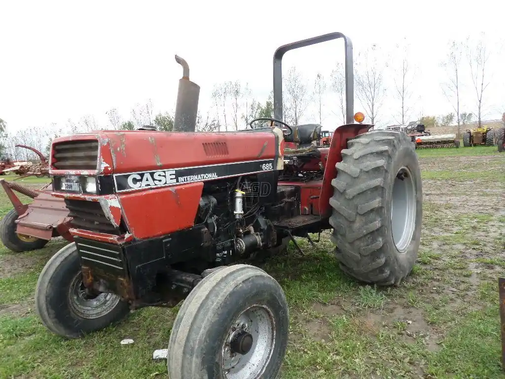 Gallery image 2 for Used 1986 Case IH 685 Tractor