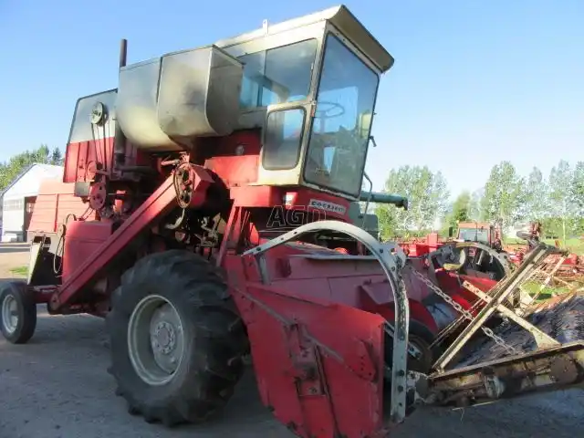 Gallery image 2 for Used Cockshutt 525 Combine