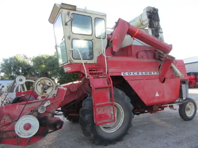 Gallery image 1 for Used Cockshutt 525 Combine