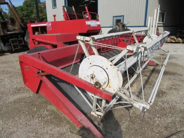 Gallery image 2 for Used Massey Ferguson 655 Windrower
