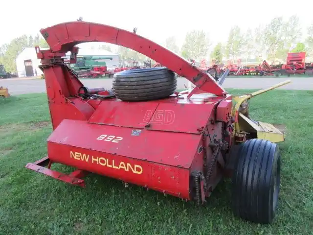 Gallery image 2 for New Holland 892 Forage Harvester