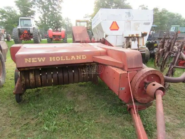Gallery image 1 for Used New Holland 269 Square Baler - Small