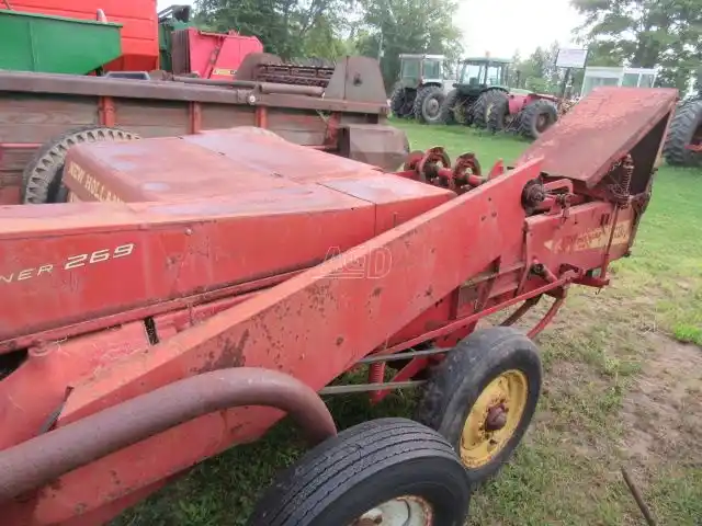 Gallery image 2 for Used New Holland 269 Square Baler - Small