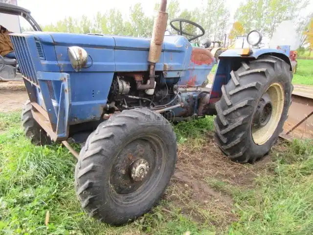 Gallery image 1 for Used Universal 445 DT Tractor