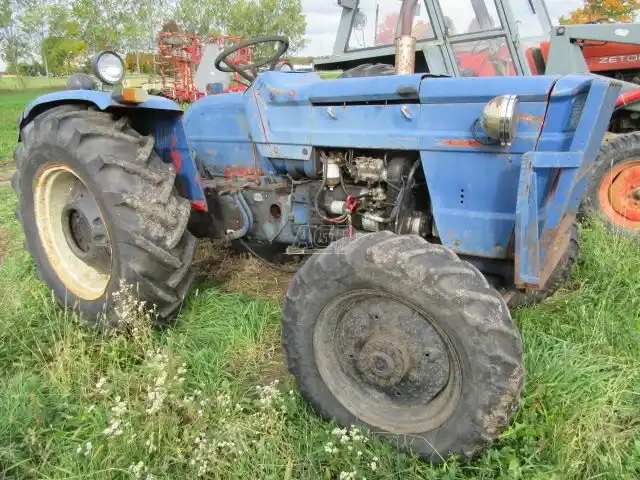 Gallery image 2 for Used Universal 445 DT Tractor