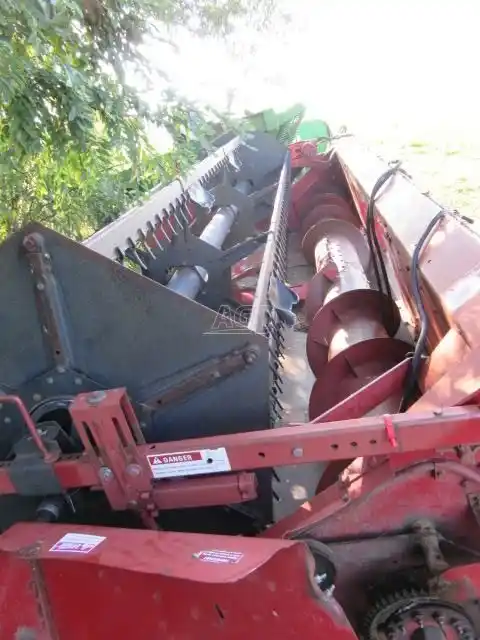 Gallery image 2 for Used International Harvester 820 Header - Flex
