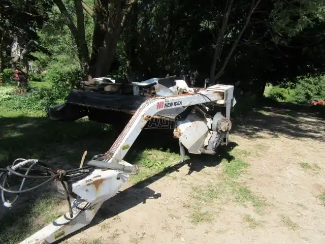 Gallery image 1 for Used New Idea 5209 Disc Mower Conditioner