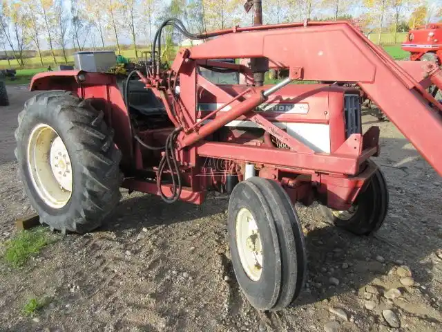 Gallery image 1 for Used 1971 International Harvester 454 Tractor