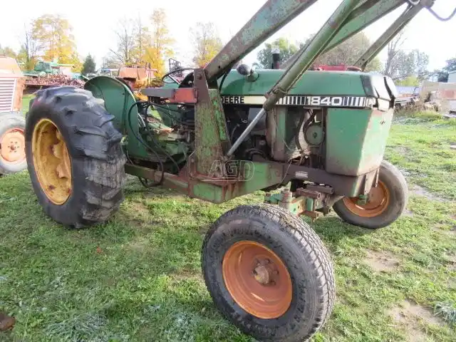 Gallery image 2 for John Deere 1840 Tractor