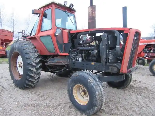 Gallery image 1 for Used 1981 Allis Chalmers 7020 Tractor