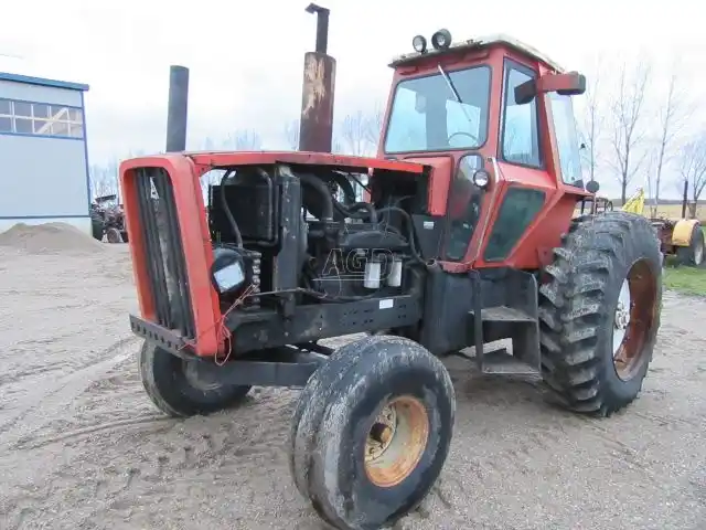 Gallery image 2 for Used 1981 Allis Chalmers 7020 Tractor