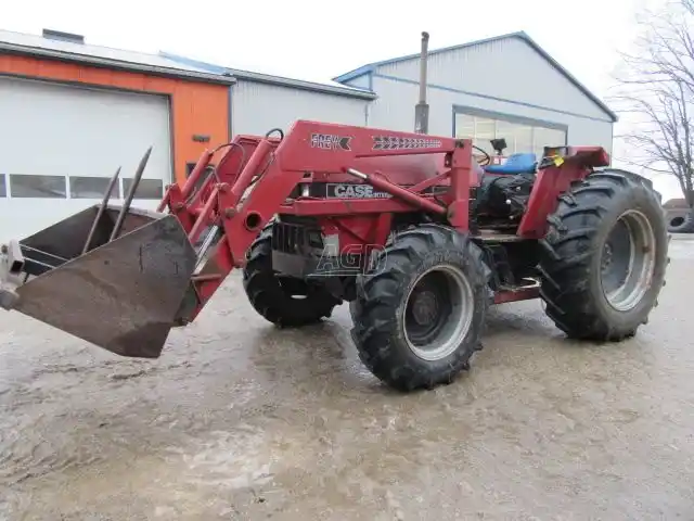 Gallery image 2 for Used 1988 Case IH 1494 Tractor