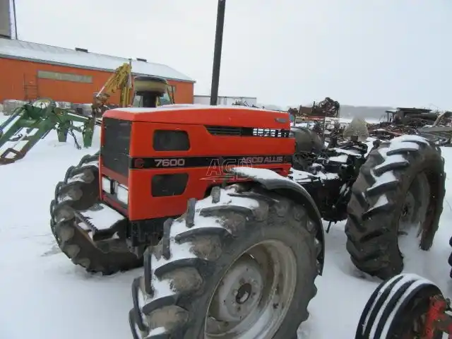 Gallery image 1 for Used 1996 Agco Allis 7600 Tractor