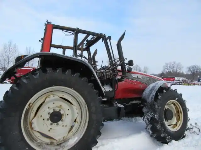 Gallery image 2 for Used Valtra T160 Tractor