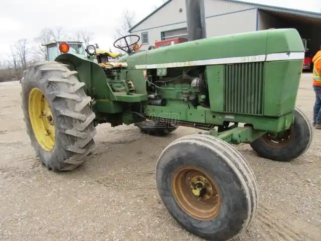 Gallery image 1 for Used John Deere 3130 Tractor