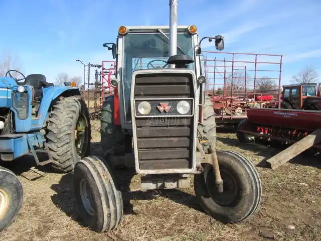 Gallery image 2 for Used 1981 Massey Ferguson 2705 Tractor