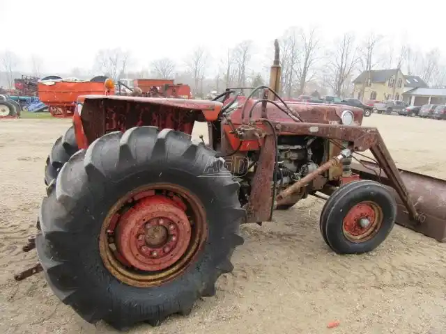 Gallery image 2 for Used 1971 Massey Ferguson 165 Tractor