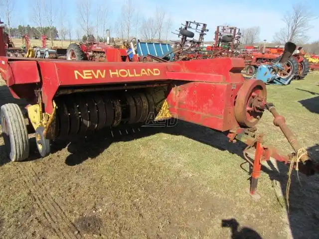 Gallery image 1 for Used New Holland 273 Square Baler - Small