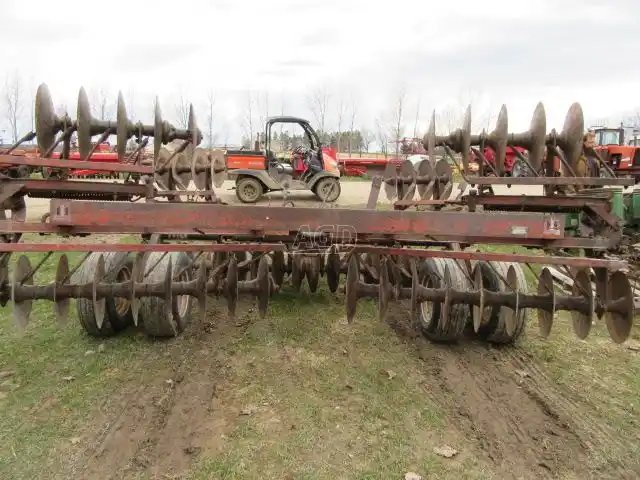 Gallery image 2 for International Harvester 470 Disc