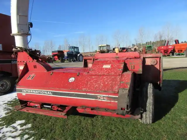 Gallery image 1 for Used International Harvester 720 Forage Harvester