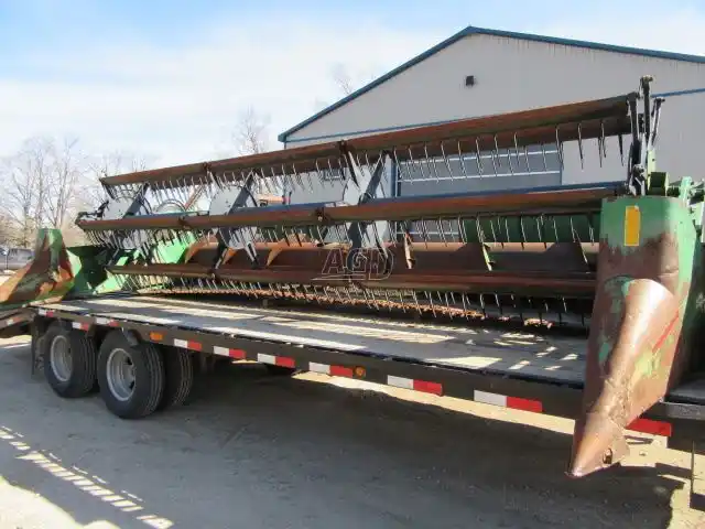 Gallery image 2 for Used John Deere 918F Header - Flex