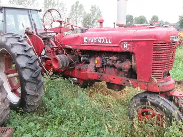 Gallery image 1 for Used International Harvester H Tractor