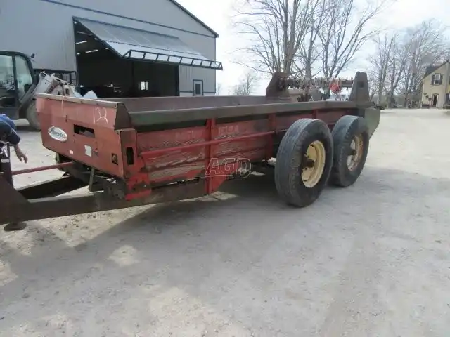 Gallery image 1 for Used New Idea 214 Manure Spreader