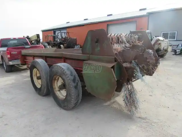 Gallery image 2 for Used New Idea 214 Manure Spreader