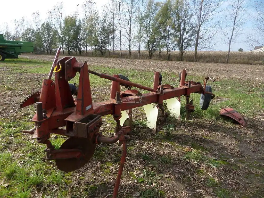 Gallery image 1 for Used Överum 4F Plow