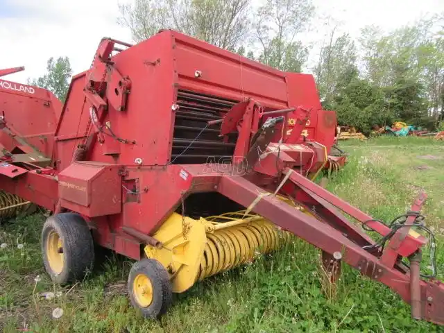 Gallery image 1 for Used New Holland 845 Round Baler