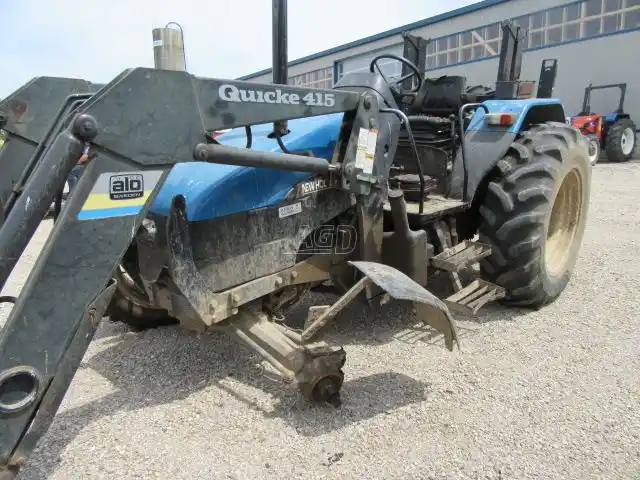 Gallery image 2 for New Holland 5635 Tractor