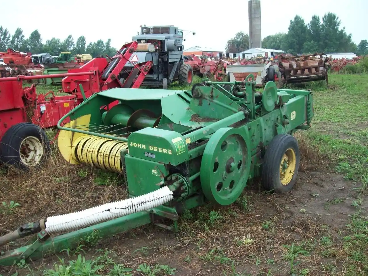 Gallery image 2 for Used John Deere 24T Square Baler - Small