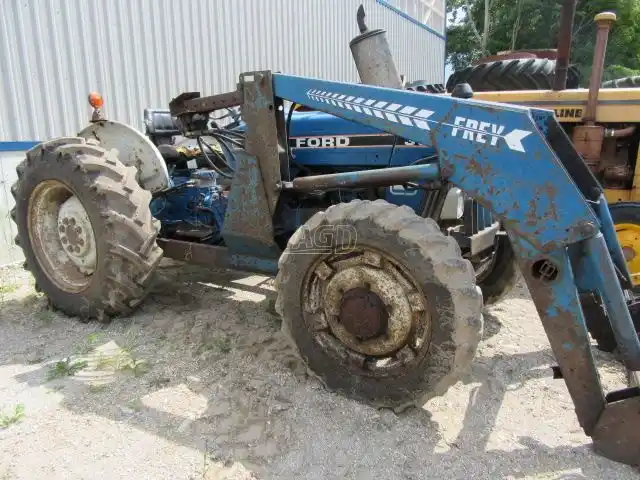 Gallery image 1 for Used 1988 Ford 3910 II Tractor