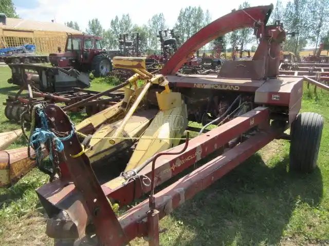 Gallery image 1 for New Holland 782 Forage Harvester