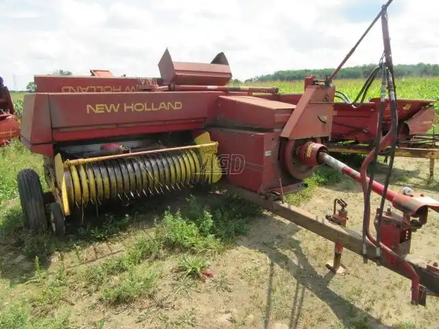Gallery image 1 for Used New Holland 315 Square Baler - Small