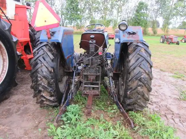 Gallery image 2 for Used 1984 Universal 640 Tractor