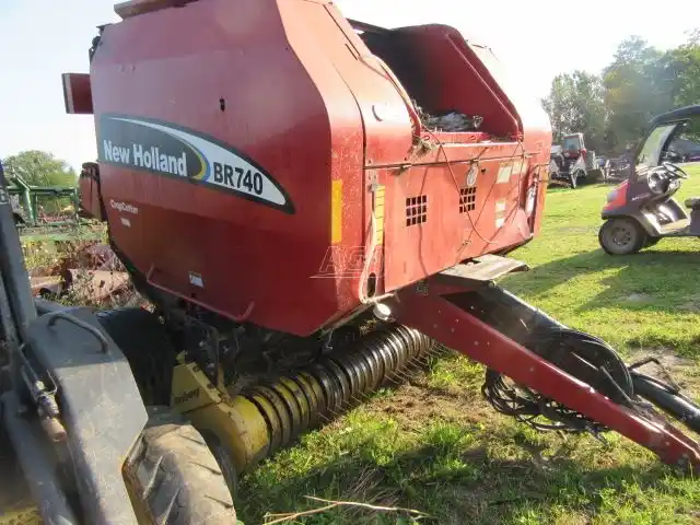 Gallery image 2 for Used New Holland BR740 Round Baler