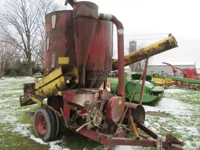 Gallery image 2 for Used New Holland 354 Mix Mill